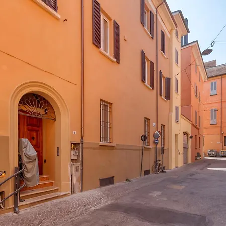 Daire Carbonara Palace 3 - Luxury Comfort Under Medieval Towers