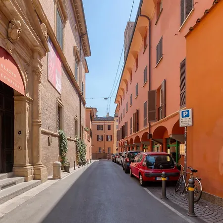 Daire Carbonara Palace 3 - Luxury Comfort Under Medieval Towers Bolonya