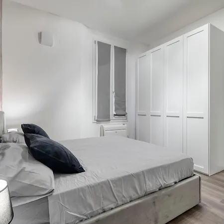 Apartamento Carbonara Palace 3 - Luxury Comfort Under Medieval Towers *