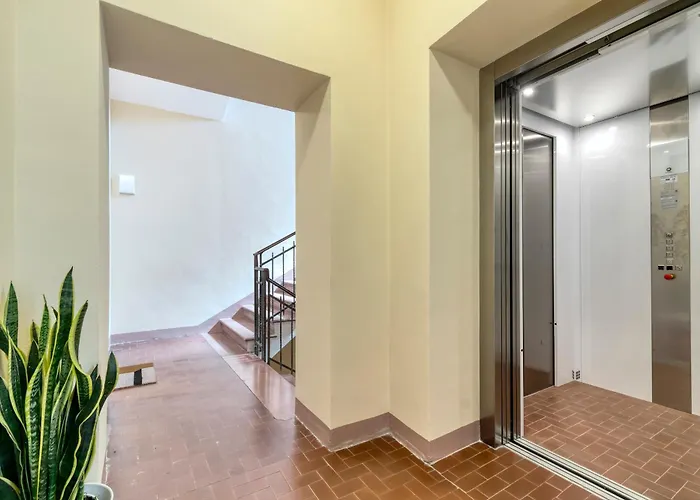 Carbonara Palace 3 - Luxury Comfort Under Medieval Towers *