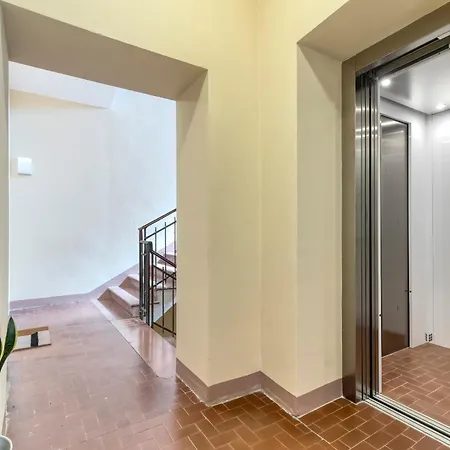 Carbonara Palace 3 - Luxury Comfort Under Medieval Towers *